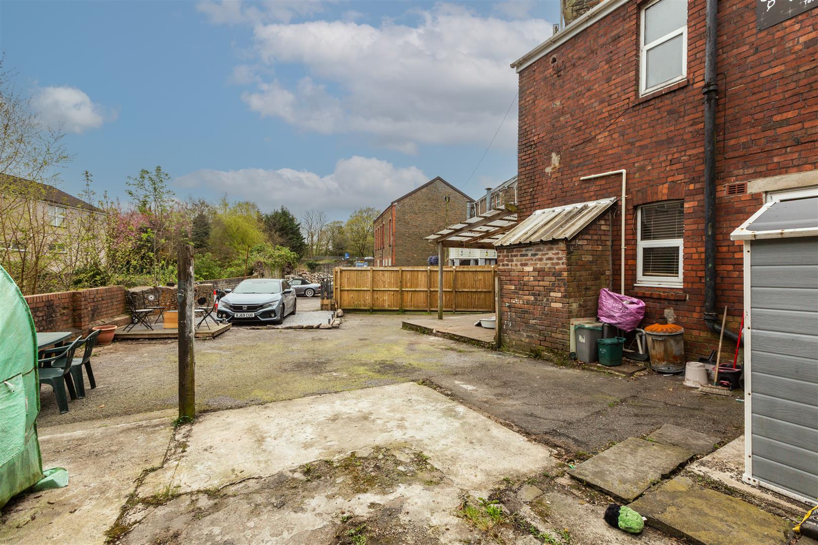 Hebron Road, Clydach, Swansea, SA6 5EJ